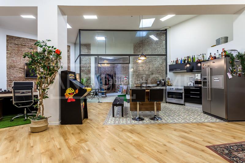 Foto 6c5cfa80-8962-459c-8493-63a8f0dea2f9. Local comercial en Sants-Badal Barcelona