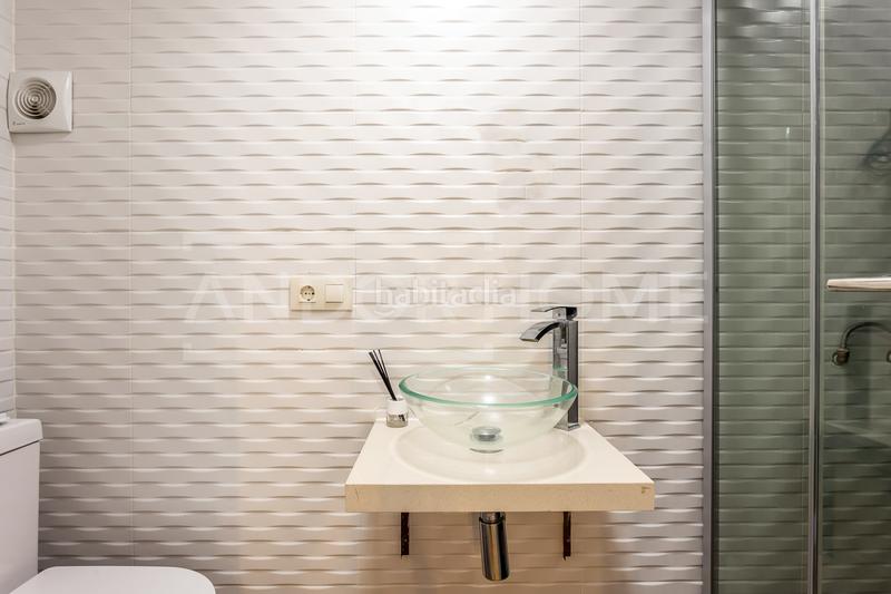Foto 79ce36e3-4216-4d94-ae23-d83179a5b852. Local comercial en Sants-Badal Barcelona