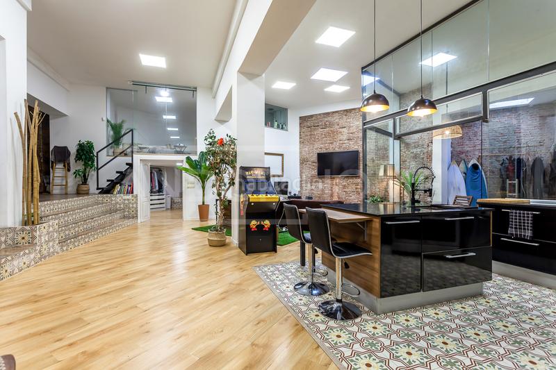Foto d29195eb-5742-4bd6-b2be-6a5d3bd6becf. Local comercial en Sants-Badal Barcelona