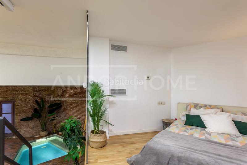 Foto d383b910-b994-4c17-b4c9-1cbc7390a98b. Local comercial en Sants-Badal Barcelona