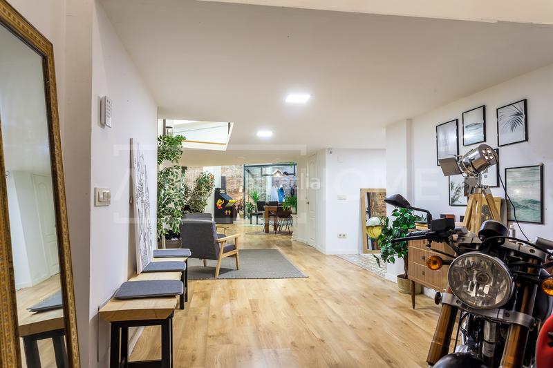 Foto e731d446-67f8-4430-b749-bf14daec61cf. Local comercial en Sants-Badal Barcelona