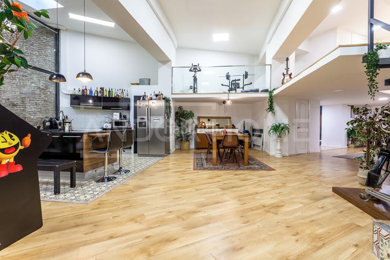 Foto f7c6be0d-2b71-45df-8a8c-35fba9ba9cef. Local comercial en Sants-Badal Barcelona