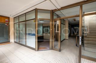 Locale commerciale  Carrer de rocafort. Local en venta en calle rocafort con sepúlveda