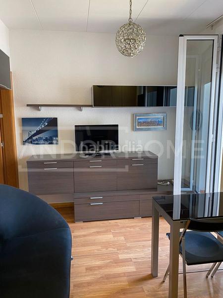 Foto 60980df0-b0ed-41c3-ac96-0e585a28432d. Miete etagenwohnung in Sant Antoni Barcelona