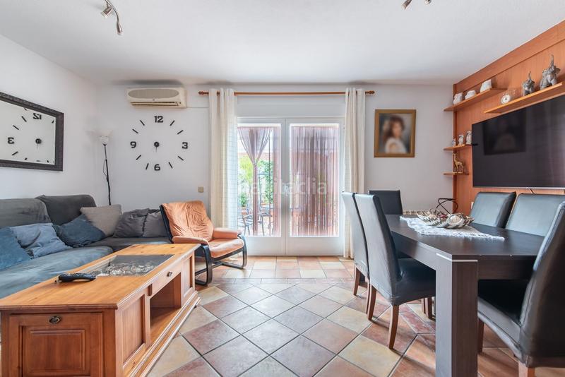 Foto a019e675-cfb0-424c-ae24-1d325852ed0e. Casa a schiera con riscaldamento parcheggio in Cuevas-Ilustración Ciempozuelos