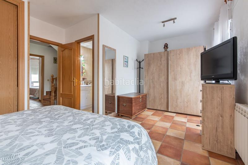 Foto c18bf98a-34d1-4e4b-8470-a4d1809fbfe0. Casa a schiera con riscaldamento parcheggio in Cuevas-Ilustración Ciempozuelos