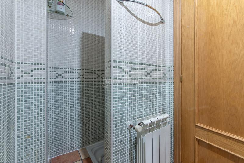 Foto c84fc692-7c82-45d2-8d5f-b58c6a859c9a. Casa a schiera con riscaldamento parcheggio in Cuevas-Ilustración Ciempozuelos