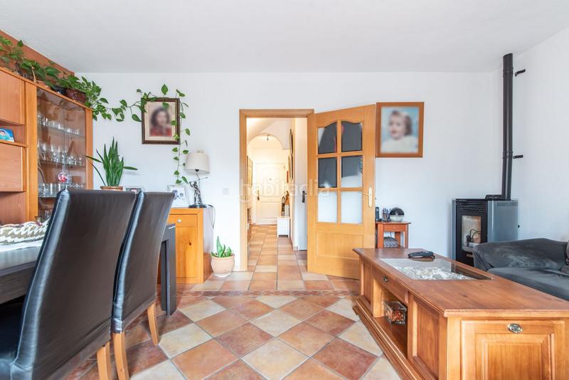 Foto d2f64ca3-bfdc-4dd4-b575-b6be363a8694. Casa a schiera con riscaldamento parcheggio in Cuevas-Ilustración Ciempozuelos