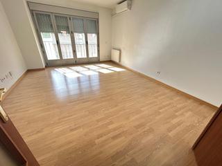 Piso  Cuevas del consuelo. Amplio piso en ciempozuelos con 3 dormitorios, 2 baños, garaje y