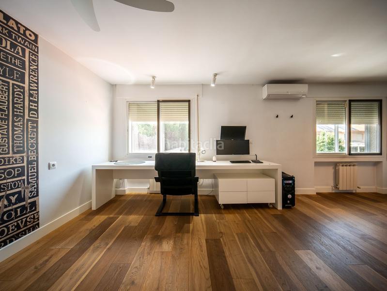 Foto f021d3b3-4c64-451f-9e36-ef957cff4df0. Casa adossada amb calefacció piscina a Hispanoamérica-Comunidades Valdemoro