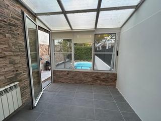 Casa adossada a Hispanoamérica-Comunidades. Descubre esta encantadora casa adosada reformada en el centro! 2