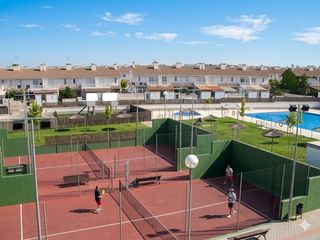 Etagenwohnung  Tablas de daimiel. Piso de tres dormitorios dos baños, terraza,garaje, trastero, pi