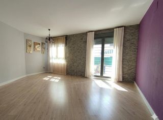 Appartement  Jeronimo del moral. Piso de dos dormitorios con patio y garaje