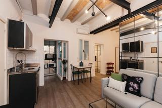 Lloguer Apartament  Carrer d'en gignàs. Apartamento reformado - incluye gastos de luz ,agua y wifi