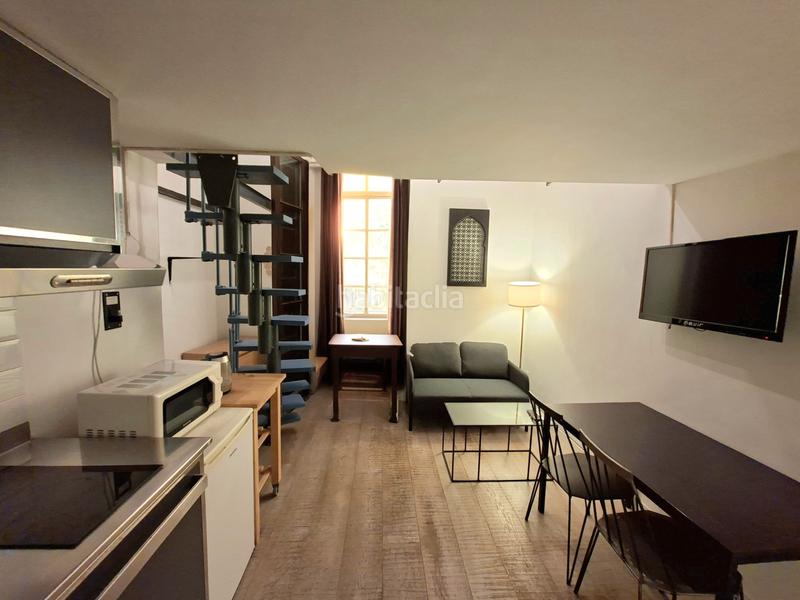 Foto 1374849e-fc51-4c80-bd41-f998158d3009. Affitto duplex con riscaldamento in Gòtic Barcelona