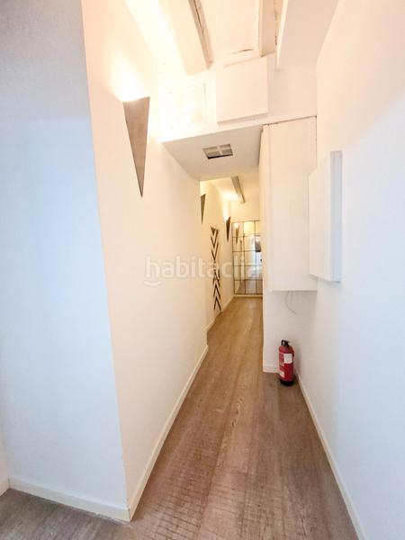Foto ceb896bb-06ff-4803-a4e7-b014d88b2591. Rent duplex with heating in Gòtic Barcelona