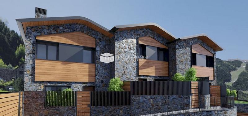 Foto 0d5f8d85-2efe-4cf9-b813-735f36415643. Casa bifamiliare con riscaldamento parcheggio in Soldeu-Incles Canillo