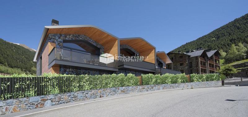 Foto 15499cb3-a35c-4e27-85f0-57c9231b8623. Casa bifamiliare con riscaldamento parcheggio in Soldeu-Incles Canillo