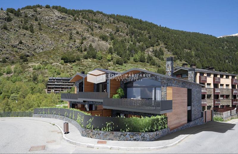 Foto bb0bfd82-5d4c-47e5-b69e-a273e34fc6df. Casa bifamiliare con riscaldamento parcheggio in Soldeu-Incles Canillo