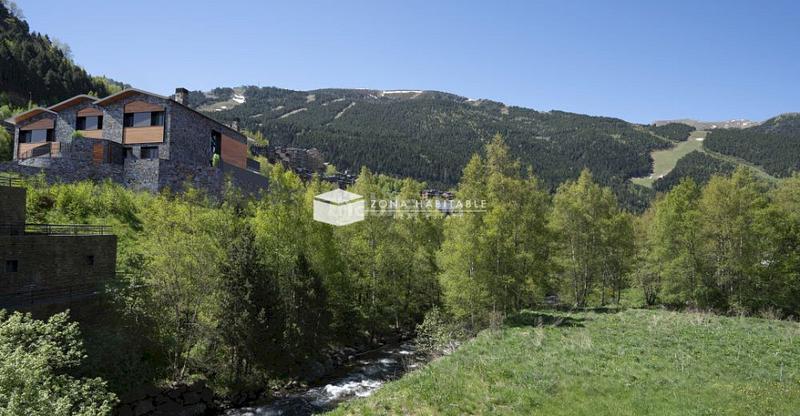 Foto bb8c2bc9-cdee-43db-9df8-34de3914daf3. Casa bifamiliare con riscaldamento parcheggio in Soldeu-Incles Canillo