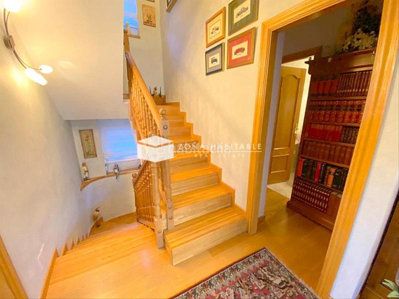 Foto 0e447291-fc93-402a-ba89-a957f04dbbb6. Casa bifamiliare con riscaldamento parcheggio in Les Escaldes Escaldes-Engordany