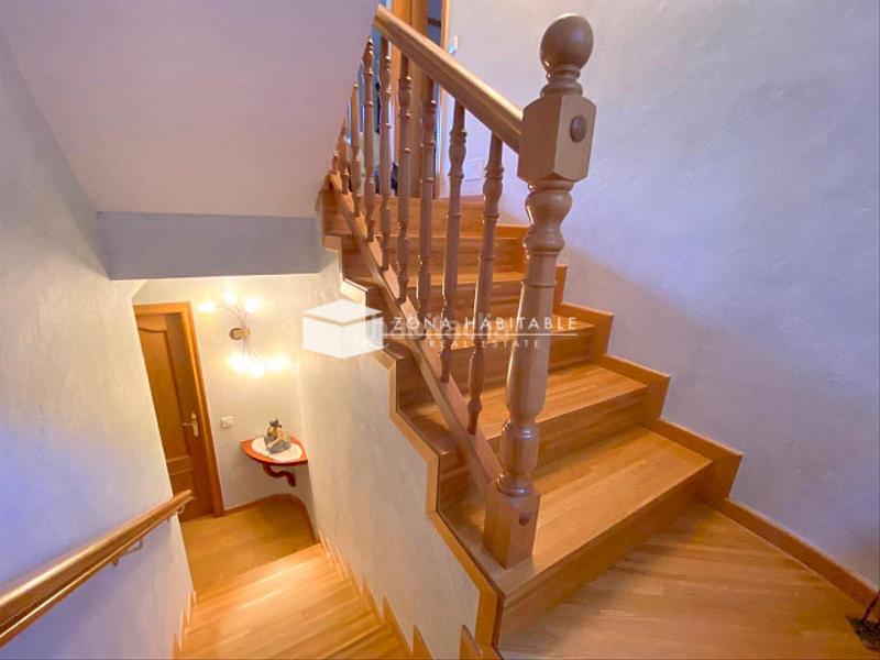 Foto 50c60462-59b4-4b65-842c-f132b352d600. Casa bifamiliare con riscaldamento parcheggio in Les Escaldes Escaldes-Engordany