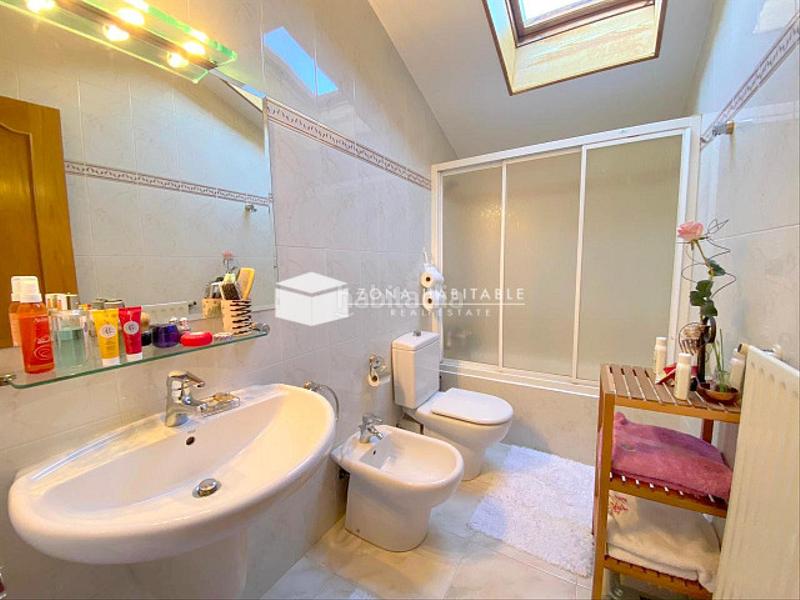 Foto 98096110-75fd-47ba-b28a-1f8d2a0286da. Casa bifamiliare con riscaldamento parcheggio in Les Escaldes Escaldes-Engordany