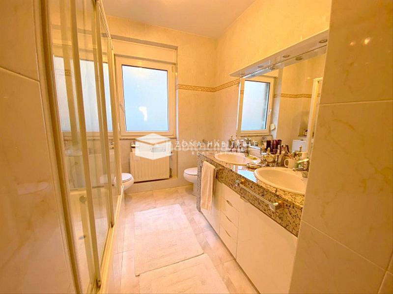 Foto a71e9a59-4ca4-4f25-b8f6-ad12f1c66373. Casa bifamiliare con riscaldamento parcheggio in Les Escaldes Escaldes-Engordany