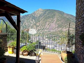 Casa aparellada a Escaldes-Engordany. Magnifica casa en venta en la plana