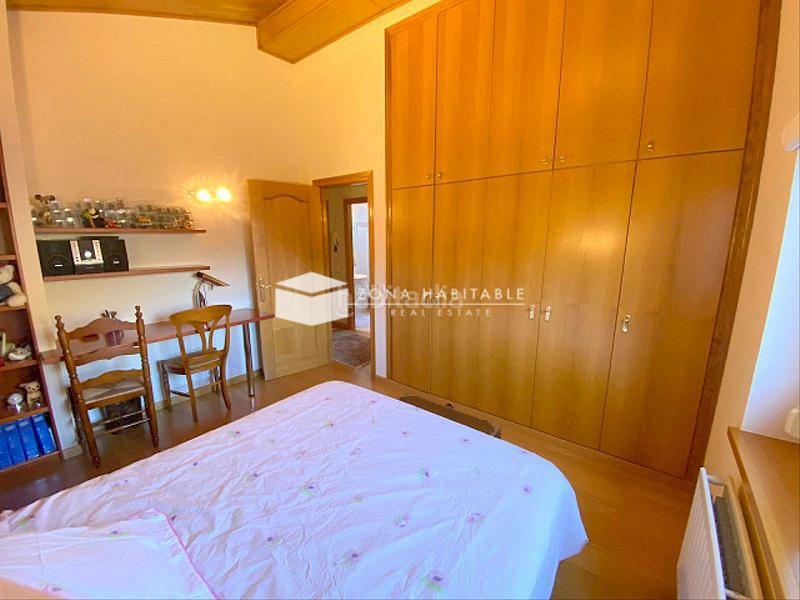 Foto ca9ed084-cc27-41e9-a472-c2ae5c0ec039. Casa bifamiliare con riscaldamento parcheggio in Les Escaldes Escaldes-Engordany