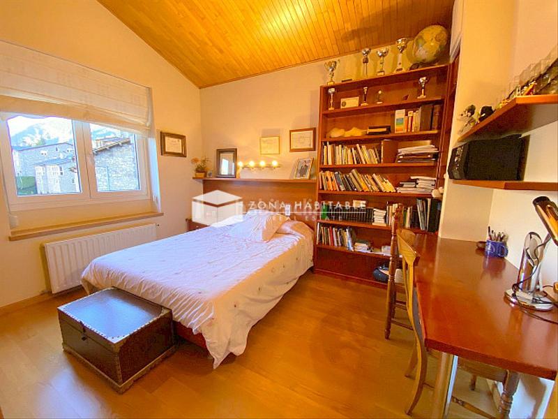 Foto f4578c66-7124-4f32-90c7-6dde1f867635. Casa bifamiliare con riscaldamento parcheggio in Les Escaldes Escaldes-Engordany