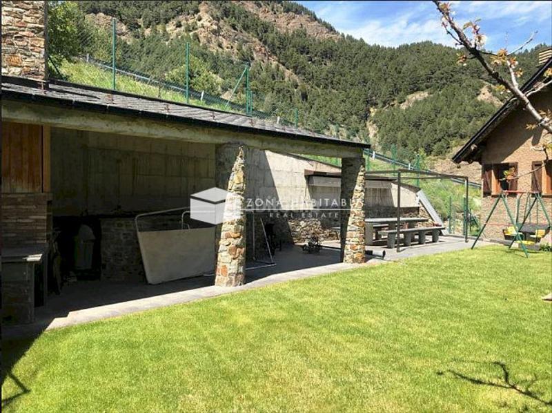 Foto 405eeac4-8b0f-4bad-bc80-11c7553c6de2. Doppelhaus mit heizung parking in Pal-Xixerella La Massana