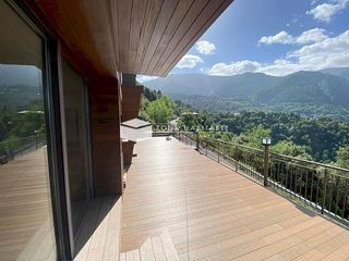 Rent Towny house in Les Escaldes. Increíble chalet en alquiler en els vilars