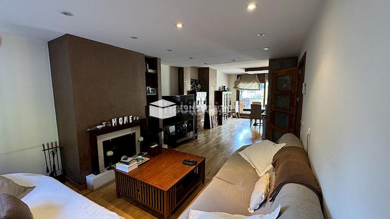 Foto 4ffed8a4-2587-4443-aeb6-51f273818c92. Duplex con riscaldamento parcheggio in Els Vilars d´Engordany Escaldes-Engordany