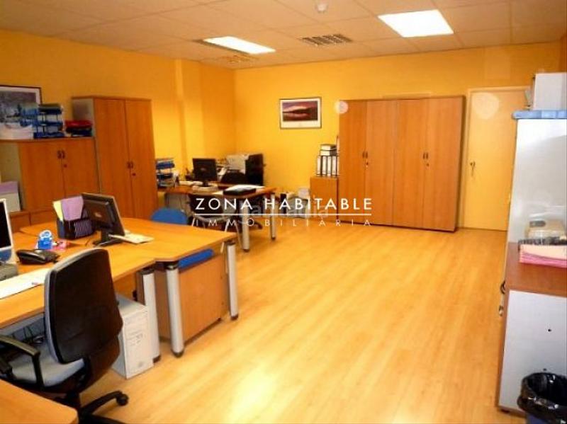 Foto 7e81b489-ba31-4c97-90e2-f0362619eec3. Local commercial avec chauffage dans Encamp Encamp