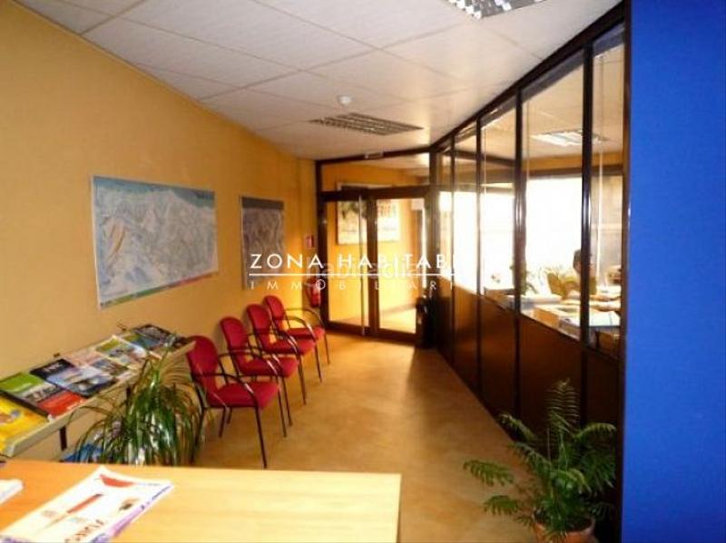 Foto df52d556-3bfb-45a9-bbc5-cda1065cc9ce. Local commercial avec chauffage dans Encamp Encamp