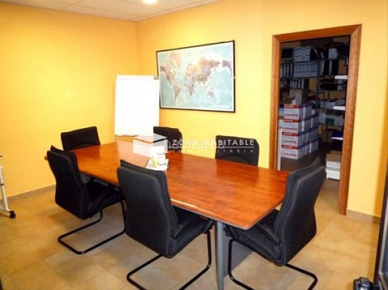 Foto 6e0c71be-6be0-41d1-a8d9-c2d0ad334615. Locale commerciale con riscaldamento in Encamp Encamp