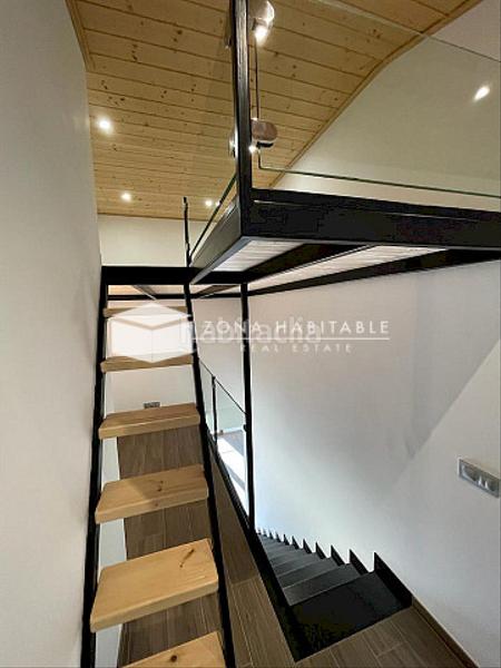 Foto 1449fa82-3955-436d-8102-e8e07a6e552d. Ático  dúplex reformado en el centro en La Massana La Massana