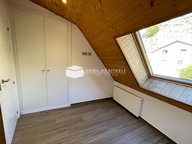 Foto 57a597fe-db57-47fa-a7bf-b59aa3556175. Ático  dúplex reformado en el centro en La Massana La Massana