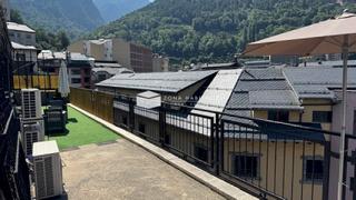 Rent Business premise in Escaldes-Engordany. Almacén práctico y luminoso en el centro de escaldes con aparcam