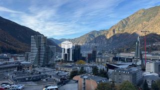 Miete Dachwohnung in Els Vilars d´Engordany. Fantástico ático en alquiler en el centro de escaldesengordany