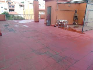 Casa adossada a Tordera. Casa con garaje y terraza de 150 metros