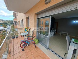 Appartement à Tordera. Piso+ garaje+trastero+piscina comunitaria.