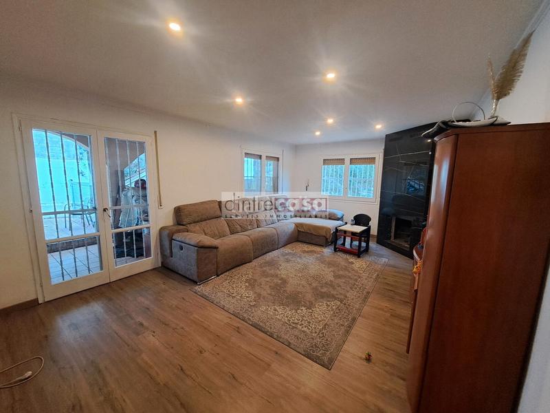 Foto df2cfe18-f72b-4682-b123-e60ef29de80c. Casa amb xemeneia calefacció a Palafolls