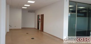 Alquiler Local Comercial en Tordera. Local para entrar , zona comercial.