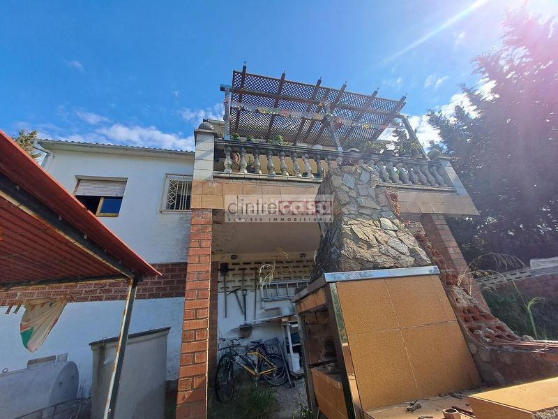 Foto d07eaf43-5428-4d56-a2ae-6e7a977f948e. Casa amb xemeneia aparcament a Niàgara Parc -Àgora Parc Tordera