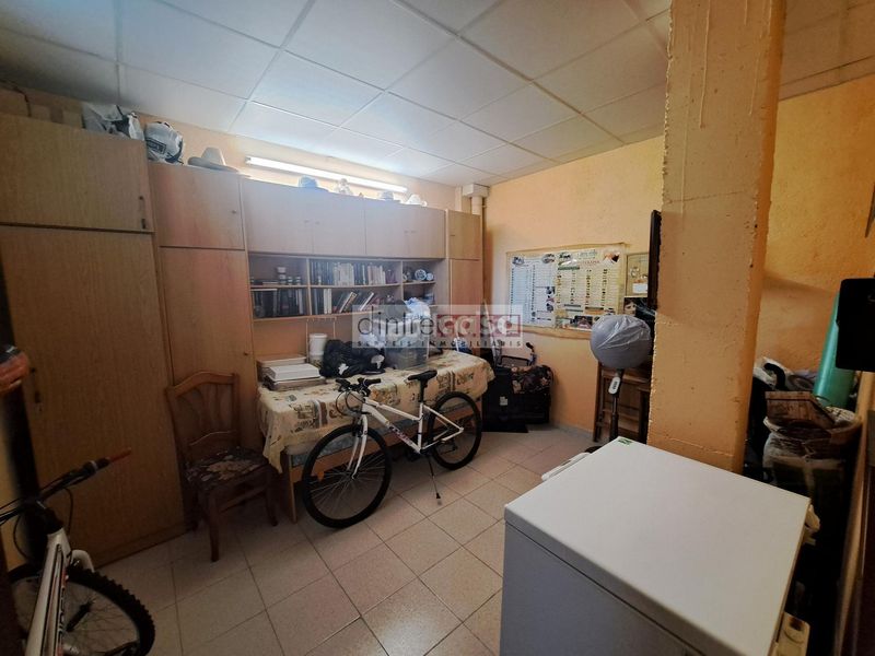 Foto efded175-64de-4e37-be47-2d14c2137fe3. Casa adossada amb xemeneia calefacció aparcament a Tordera