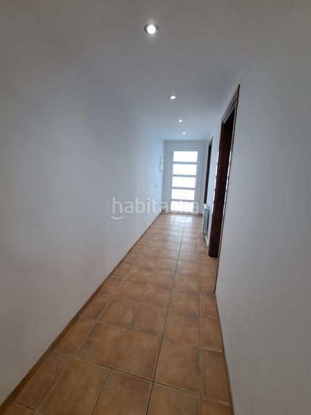 Foto 0eda9772-55ac-477b-942c-e52ff8509621. Casa aparellada amb xemeneia calefacció a Tordera Tordera