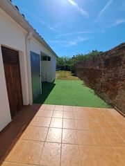 Casa bifamiliare in Tordera. Casa reformada con jardin