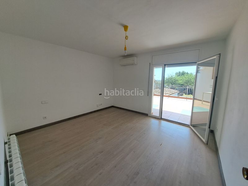 Foto 74741e38-9743-4b51-9a1c-6bfd0743d554. Casa aparellada amb xemeneia calefacció a Tordera Tordera